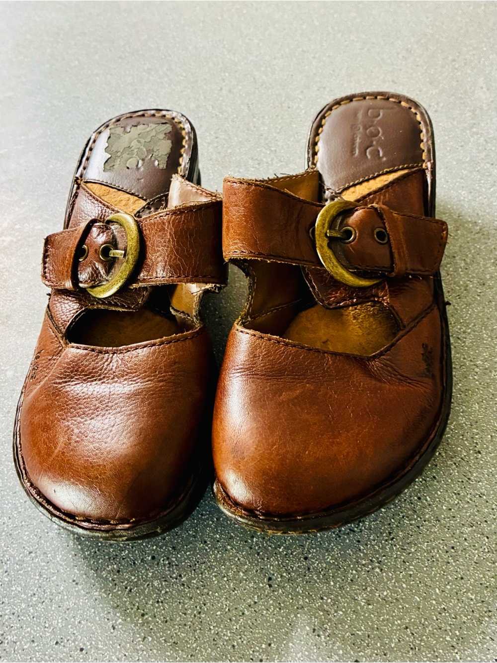 BOC Leather Mules 7 BOC Brown Leather Clogs 7 Slip on Shoes Great Condition